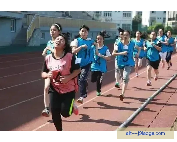 八百米跑错误动作筛查，技术细节修正提升跑步效率